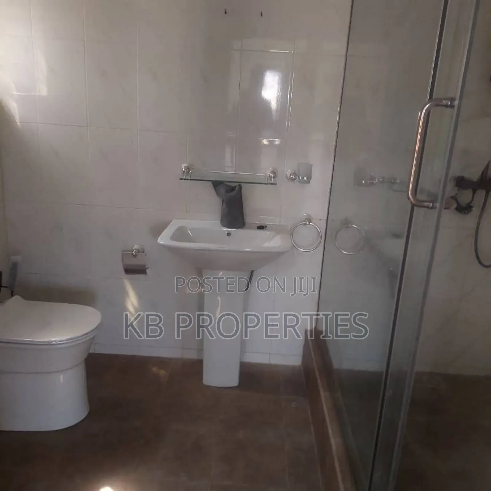 3bdrm House in Kb Properties, Spintex for rent