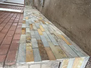 Stone Seler