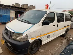 Toyota HiAce 2009 White