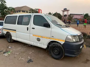 Toyota HiAce 2009 White