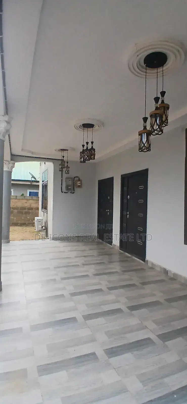5bdrm Duplex in De-Icons Real Estate, Awutu Senya East Municipal
