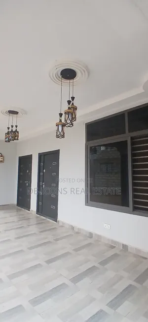 5bdrm Duplex in De-Icons Real Estate, Awutu Senya East Municipal