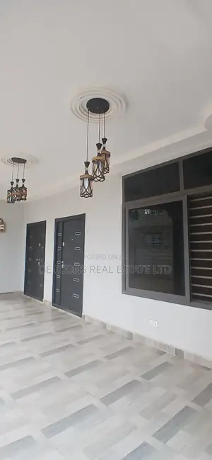 5bdrm Duplex in De-Icons Real Estate, Awutu Senya East Municipal