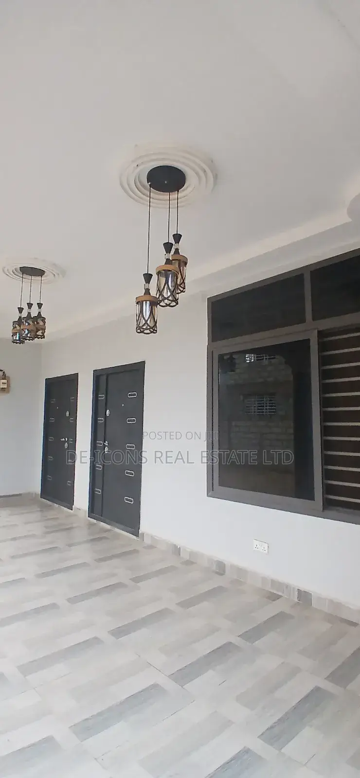 5bdrm Duplex in De-Icons Real Estate, Awutu Senya East Municipal