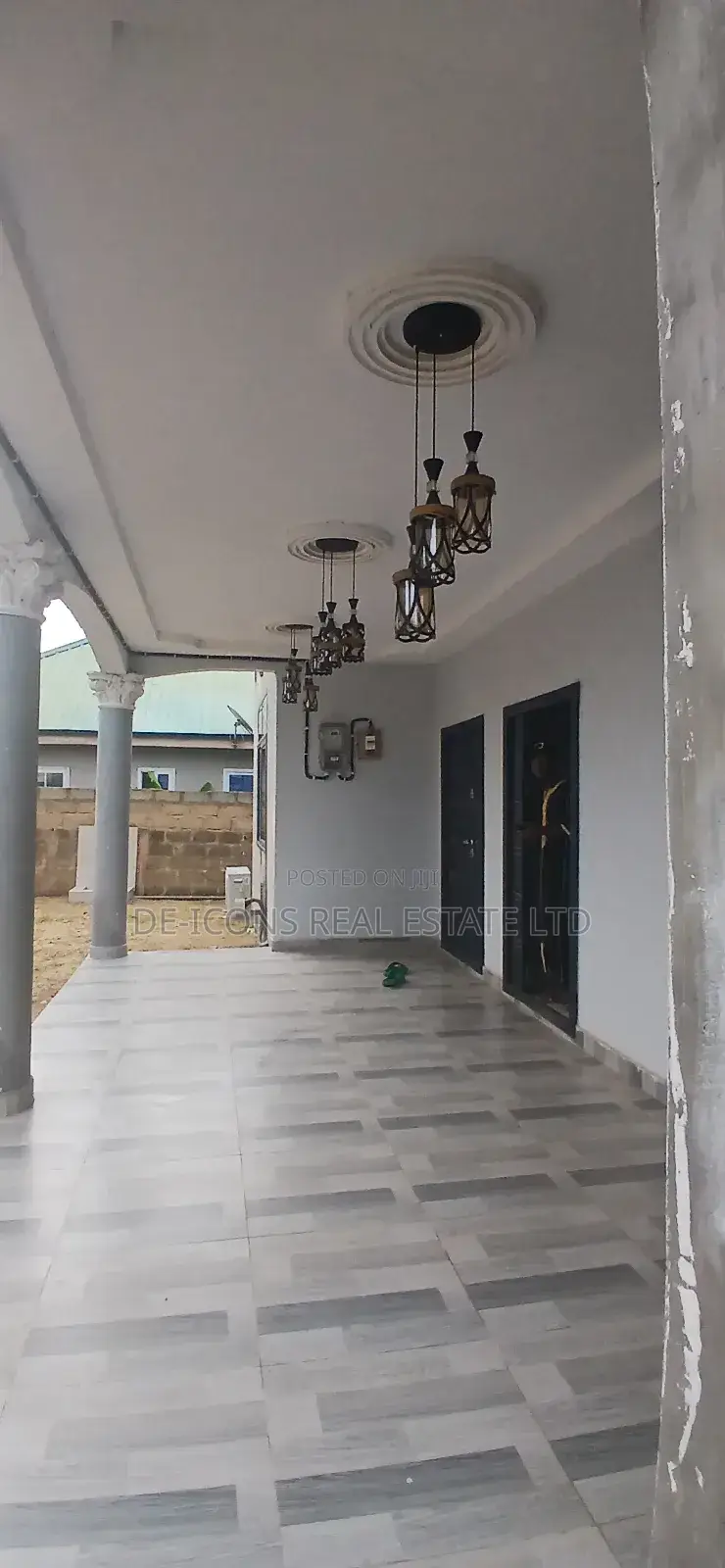 5bdrm Duplex in De-Icons Real Estate, Awutu Senya East Municipal