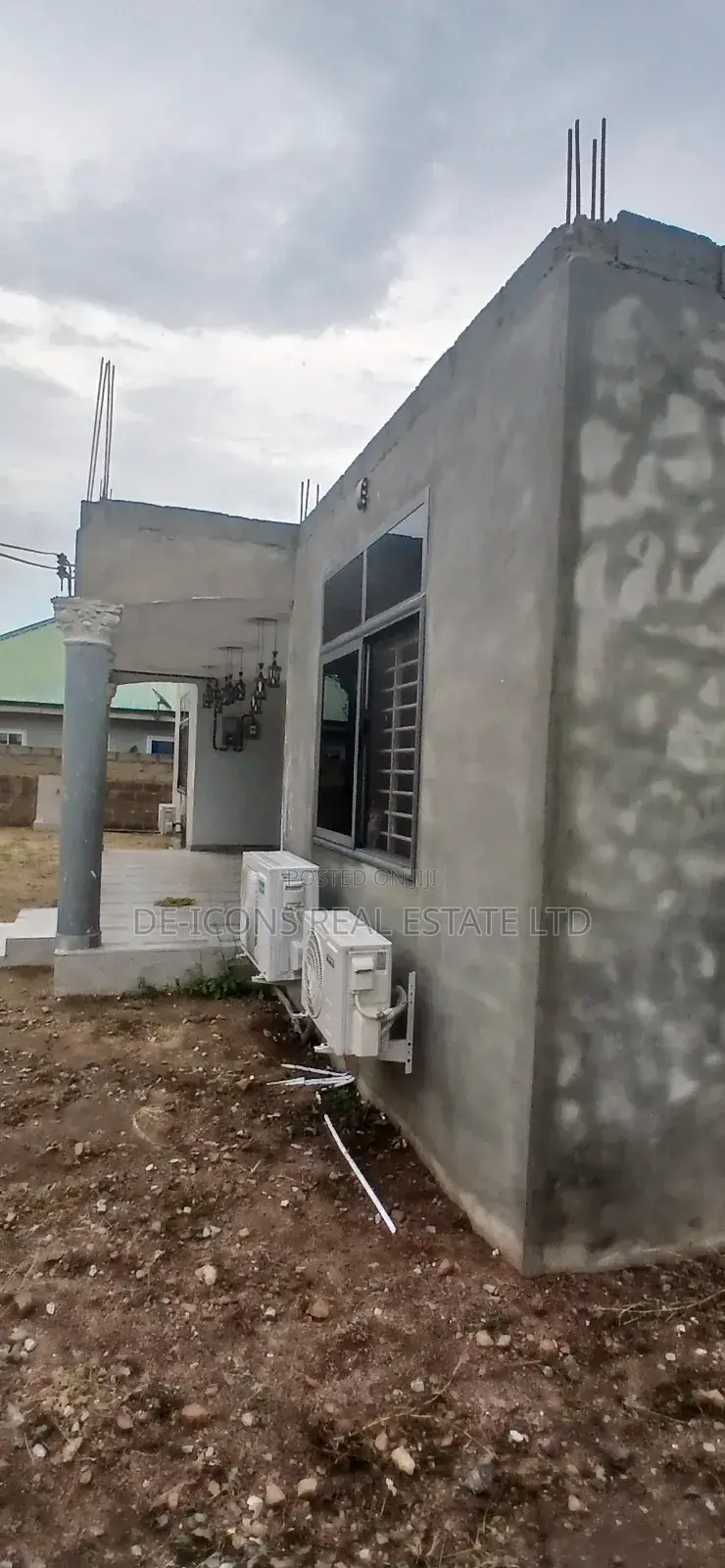 5bdrm Duplex in De-Icons Real Estate, Awutu Senya East Municipal
