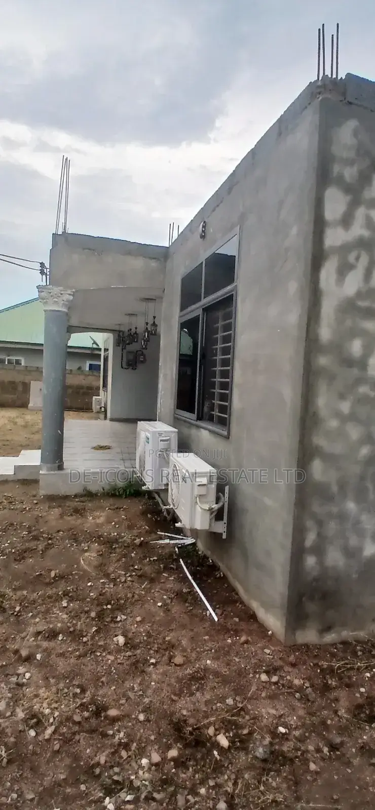 5bdrm Duplex in De-Icons Real Estate, Awutu Senya East Municipal