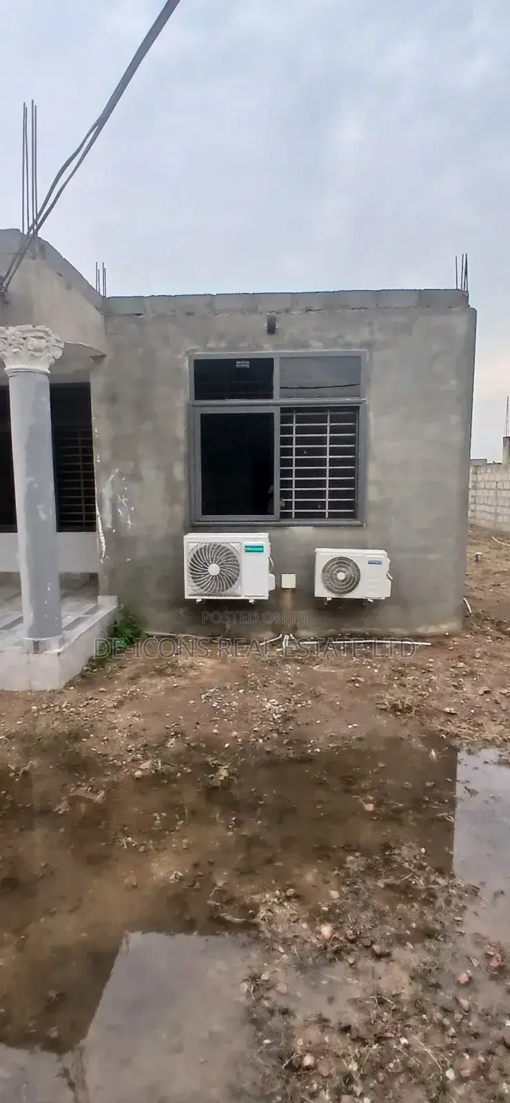 5bdrm Duplex in De-Icons Real Estate, Awutu Senya East Municipal