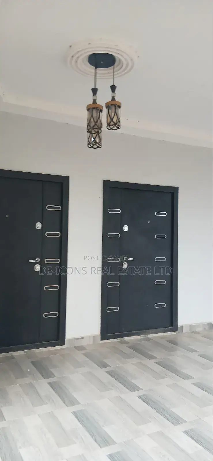 5bdrm Duplex in De-Icons Real Estate, Awutu Senya East Municipal