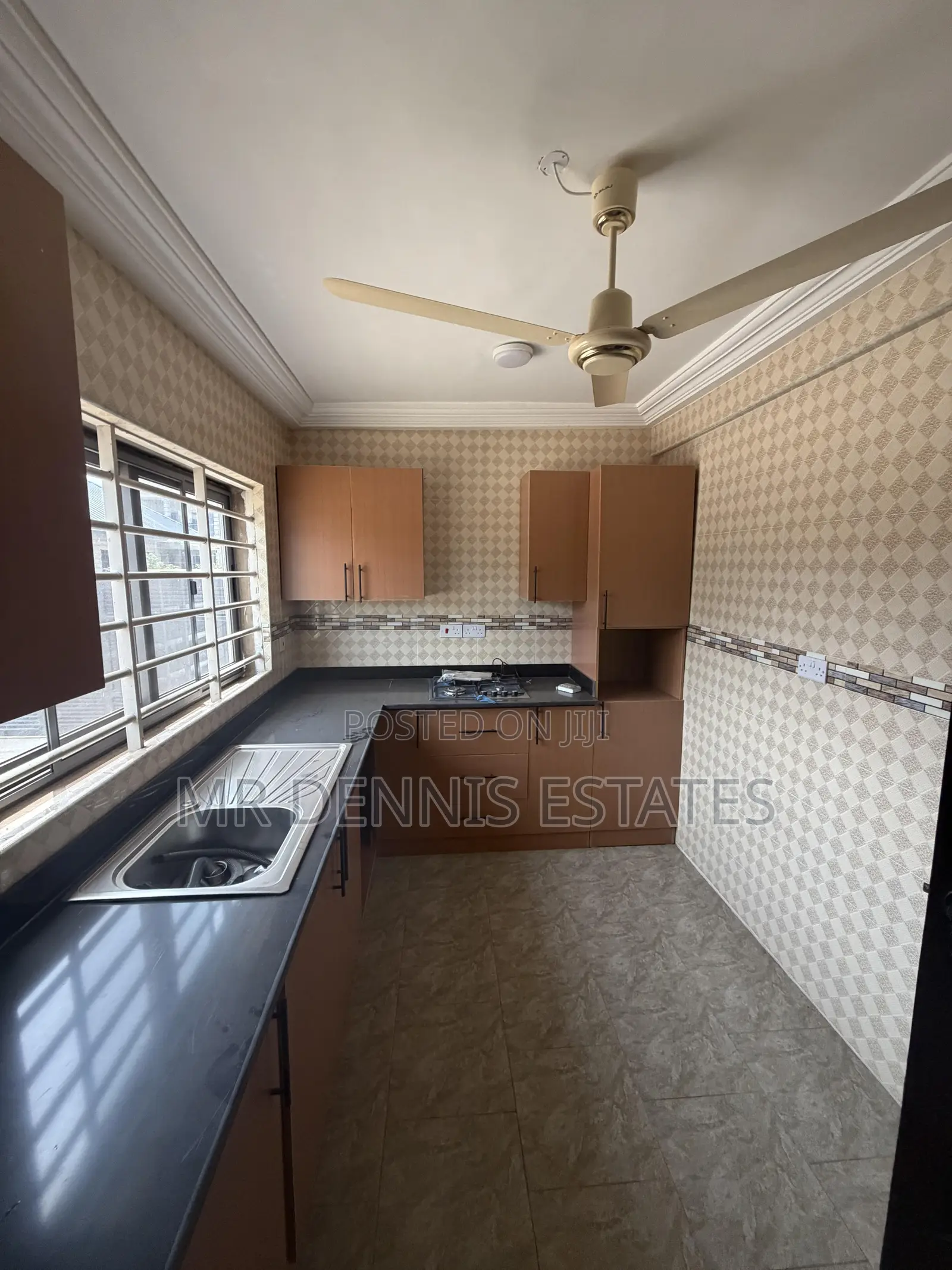 3bdrm Apartment in Westhills Mall for rent