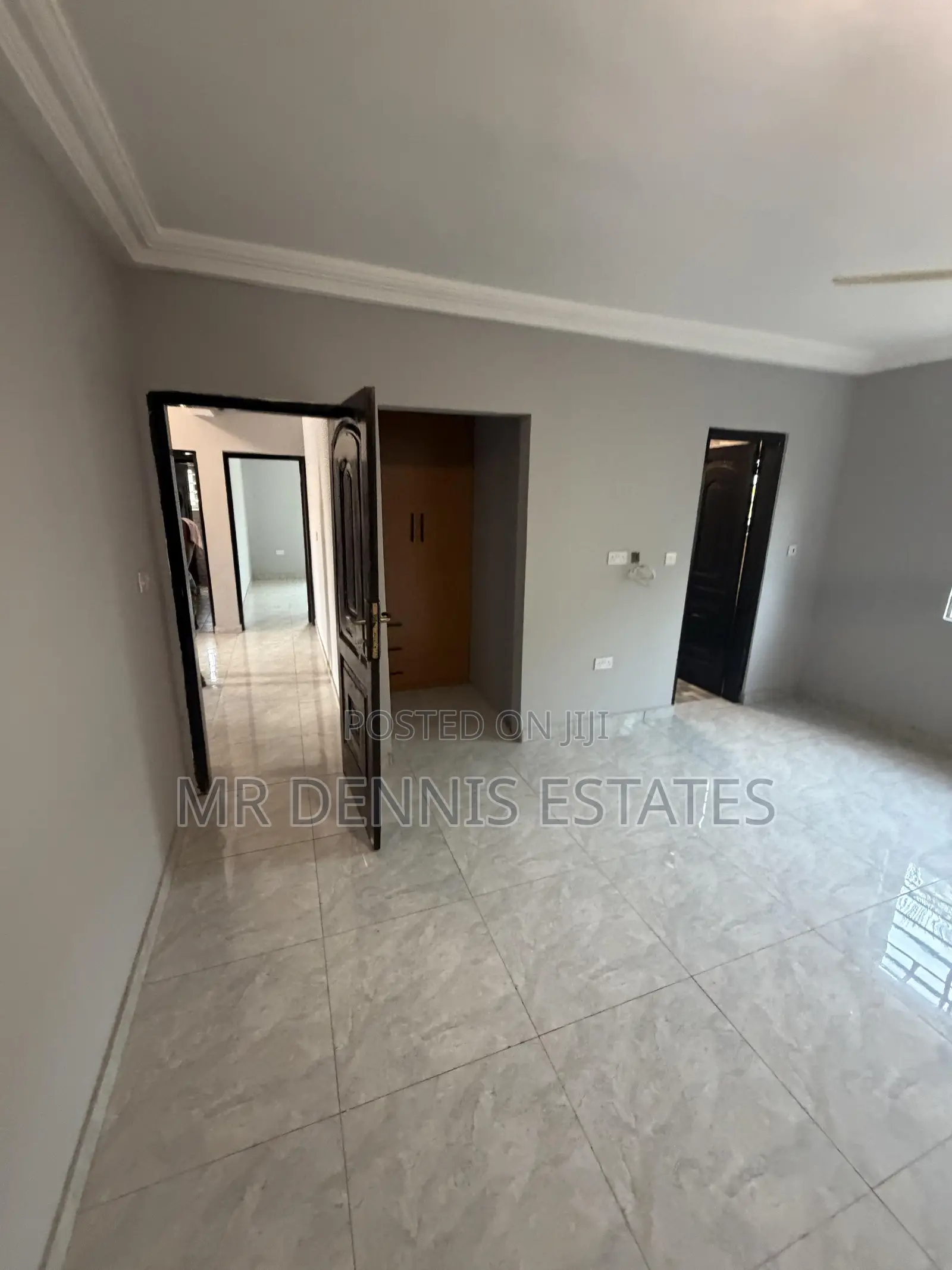 3bdrm Apartment in Westhills Mall for rent