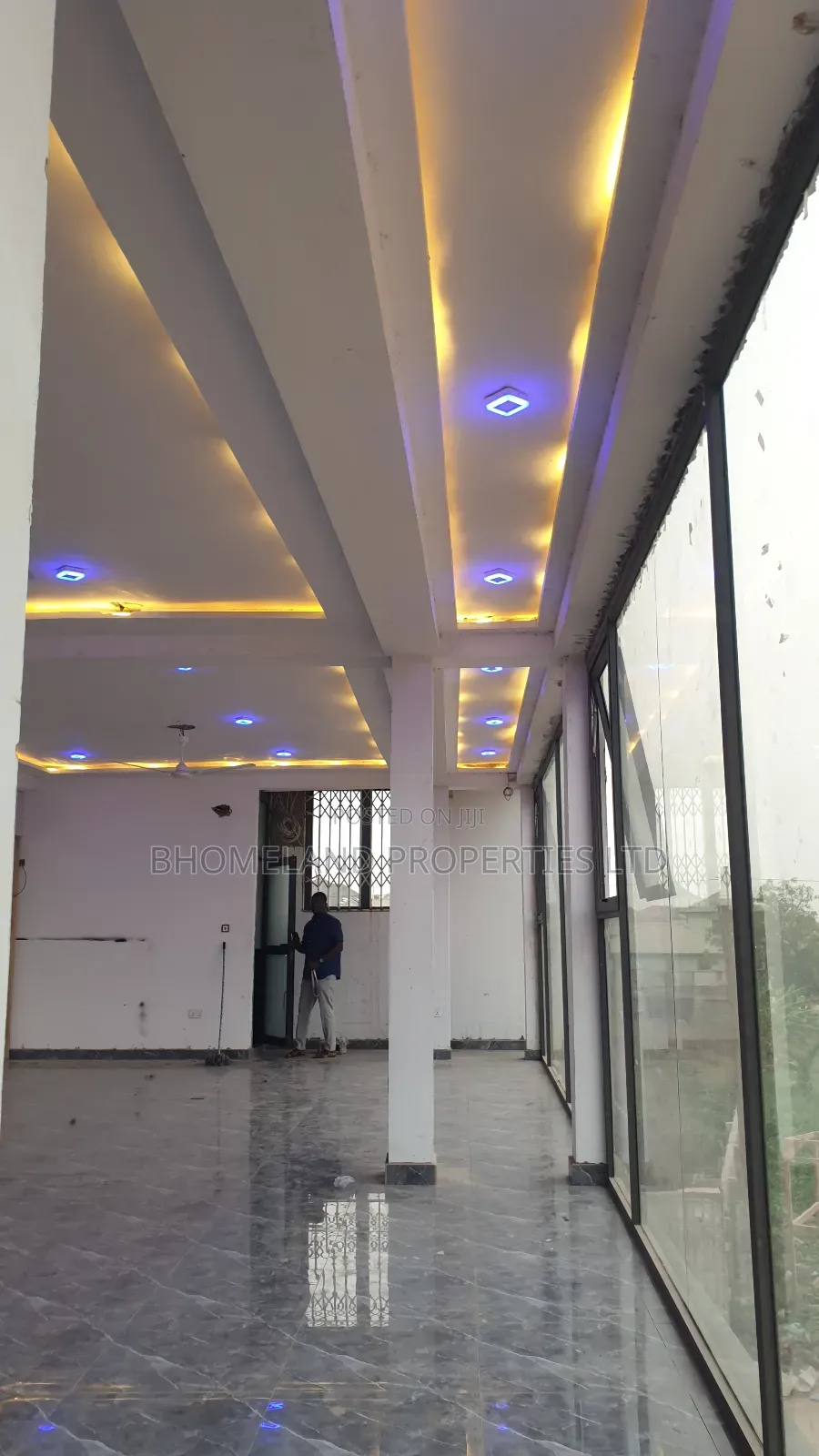 Shop/Office Space for Rent at Community 25