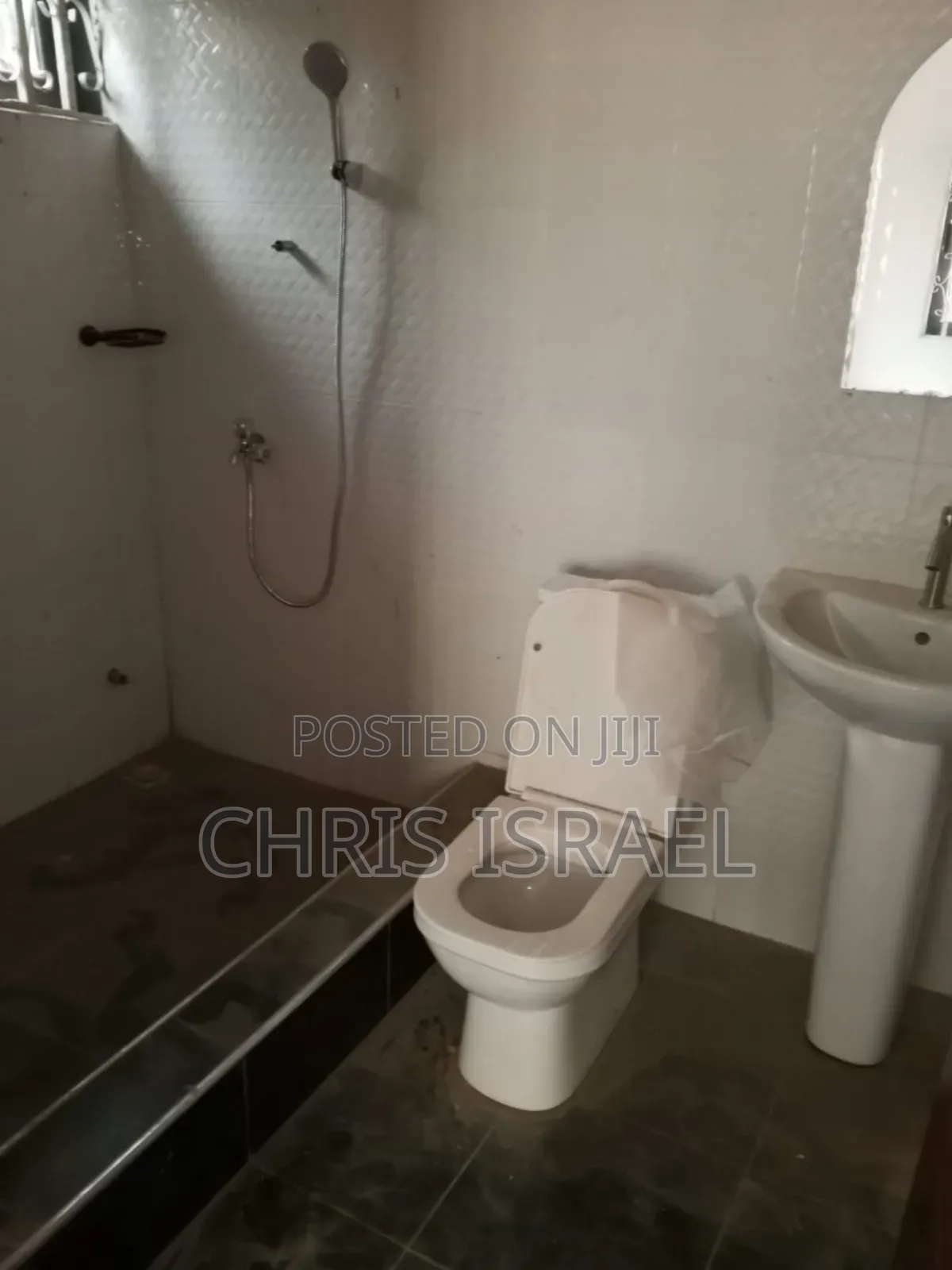 3bdrm Duplex in Otinibi Ayi Court, Amrahia for rent