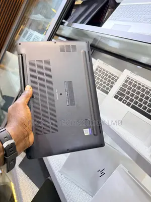 Laptop Dell Latitude 7400 8GB Intel Core i5 SSD 256GB