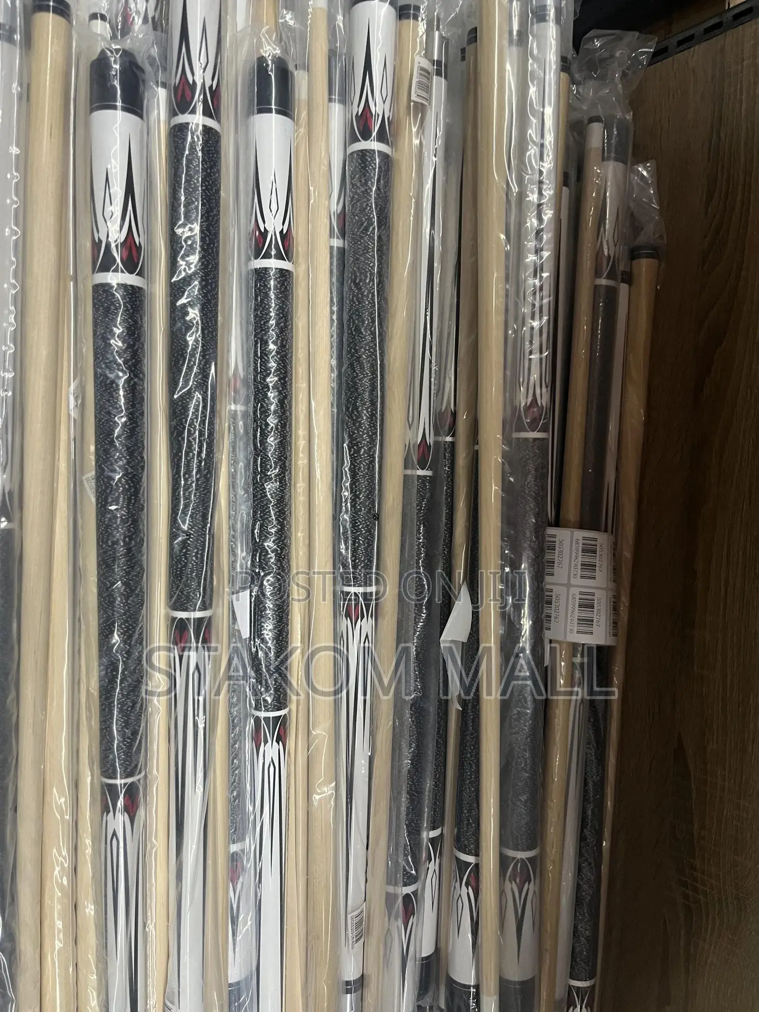 Pool / Snooker Cue Sticks - Screw Type