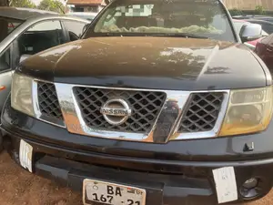 Nissan Navara 2010 Black