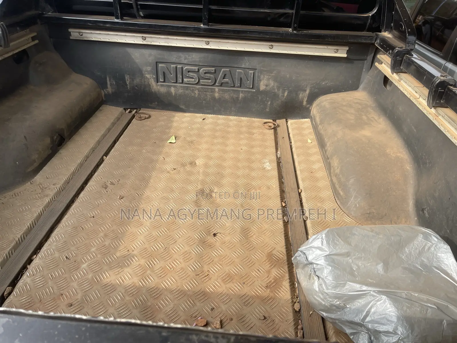 Nissan Navara 2010 Black