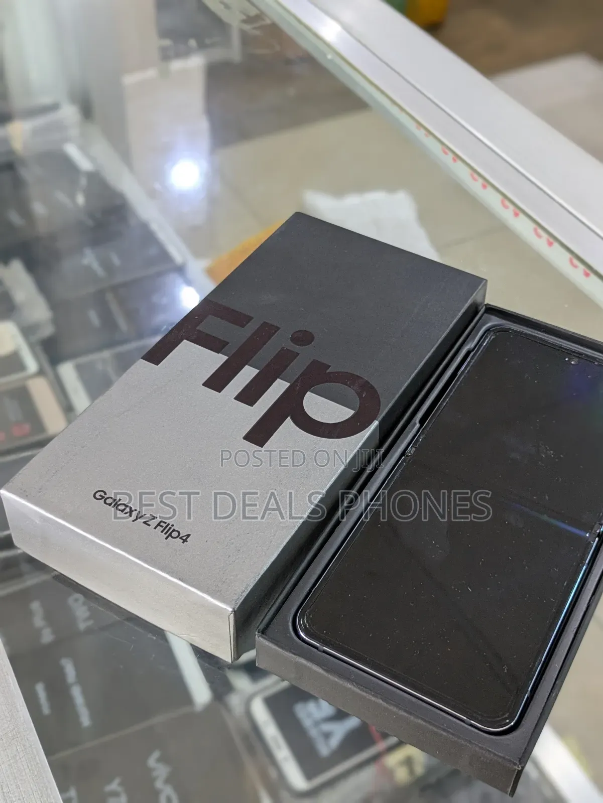 New Samsung Galaxy Z Flip4 256 GB Bronze