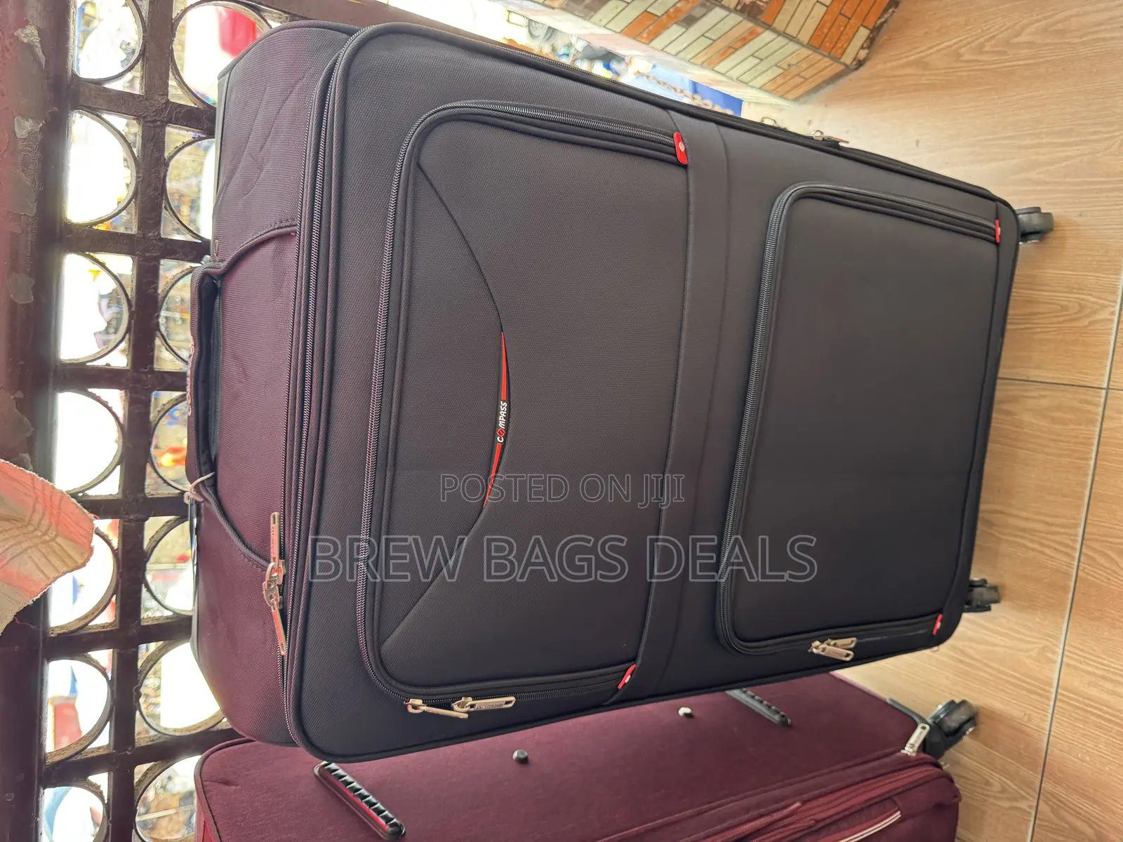 Quality Single Extra Large 32 Inches Fabric Traveling Bag.
