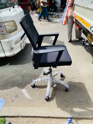 Swivel Mesh Chair