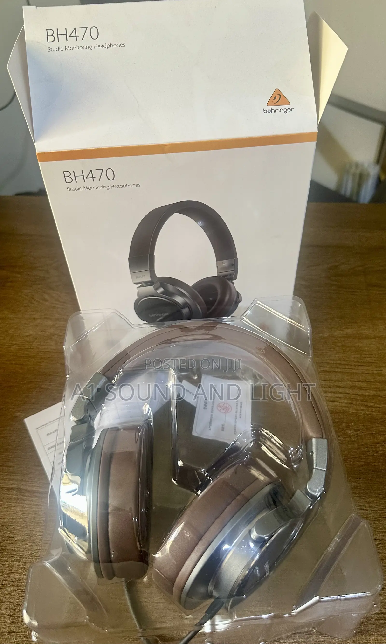 Behringer Bh470 Closed Back Studio Monitoring Headphones