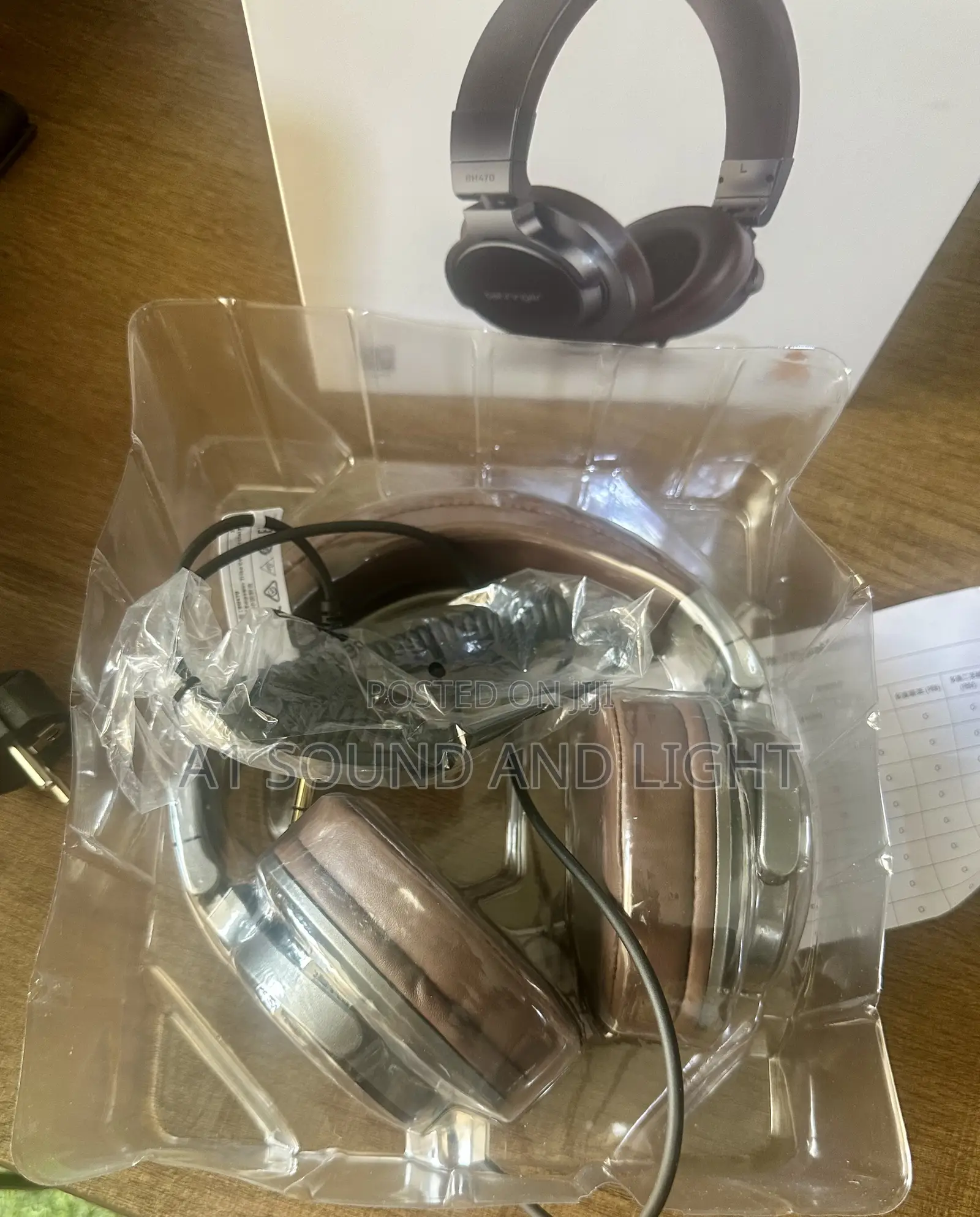 Behringer Bh470 Closed Back Studio Monitoring Headphones