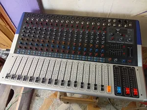 Yamaha 16 Channels Powerd Mixer