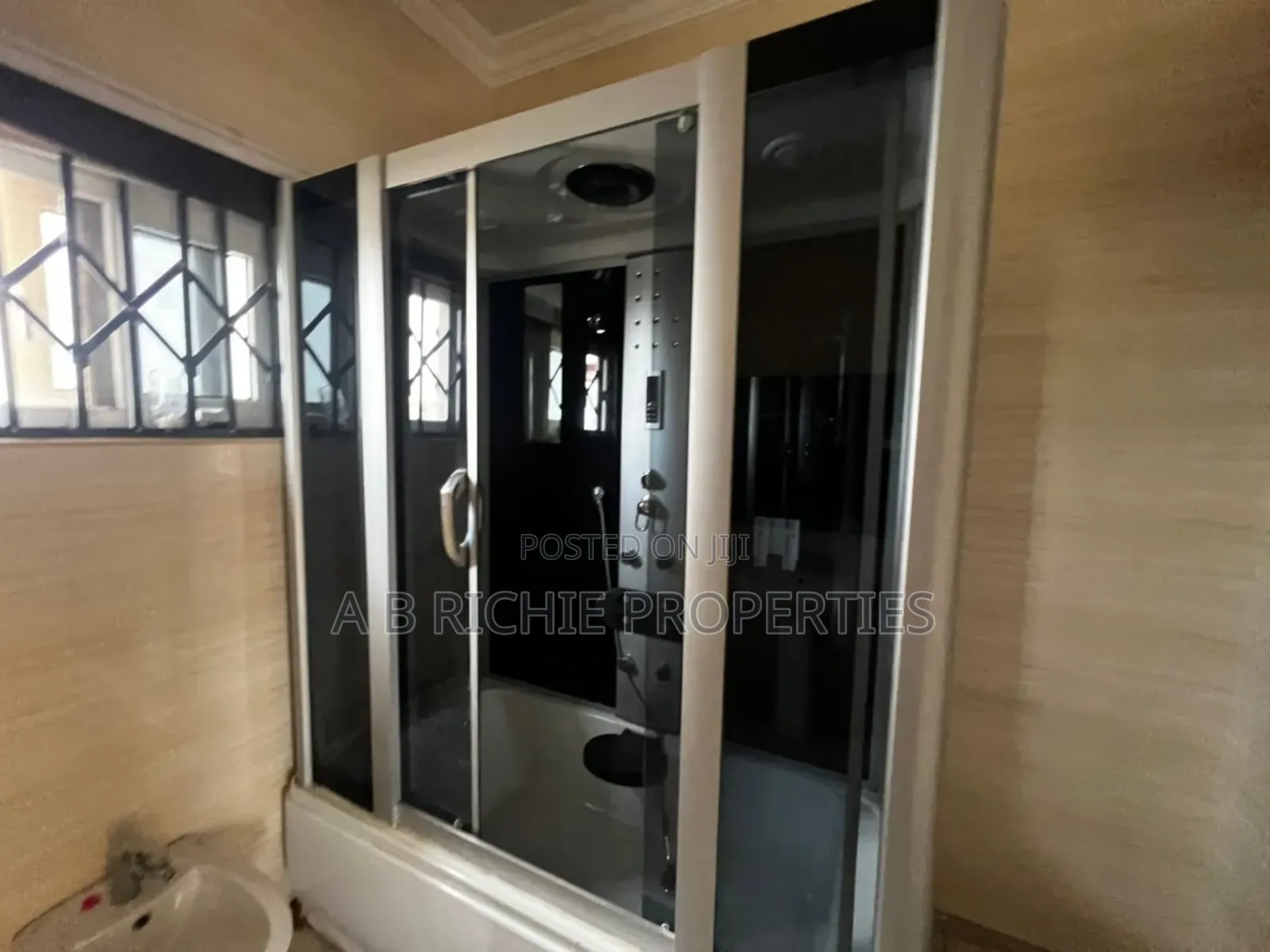 4bdrm House in Ab Richie Properties, Boundary Road Area for rent