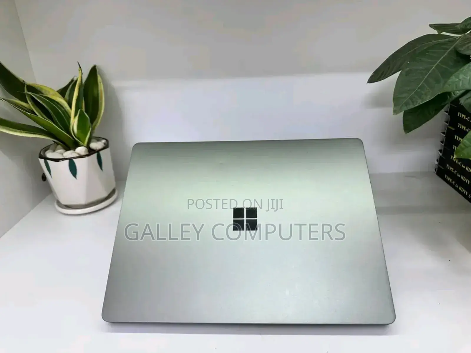 New Laptop Microsoft Surface Laptop 8GB Intel Core i5 SSD 256GB