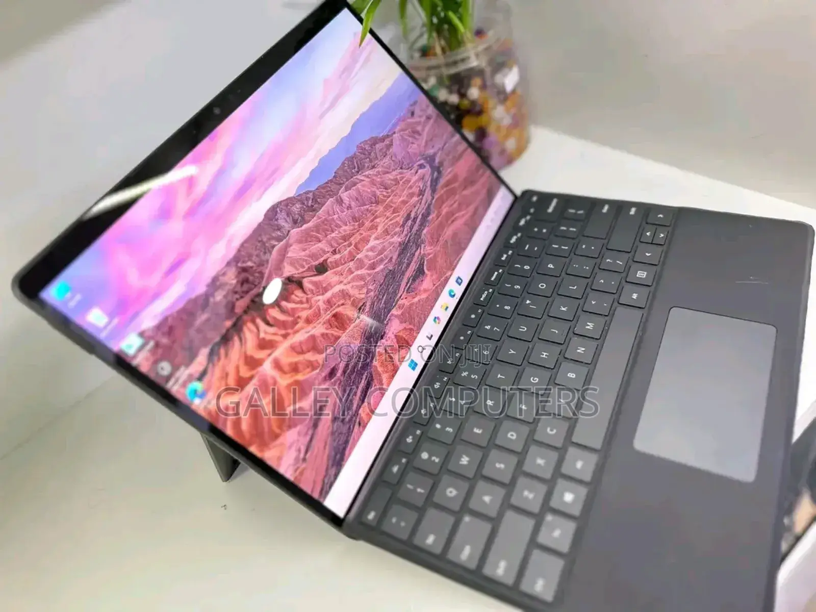 New Laptop Microsoft Surface Pro 8 16GB Intel Core i7 SSD 512GB
