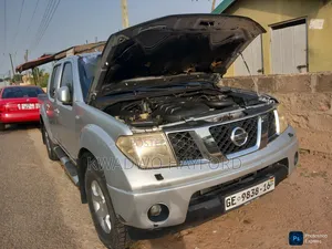 Nissan Navara 2018 Silver