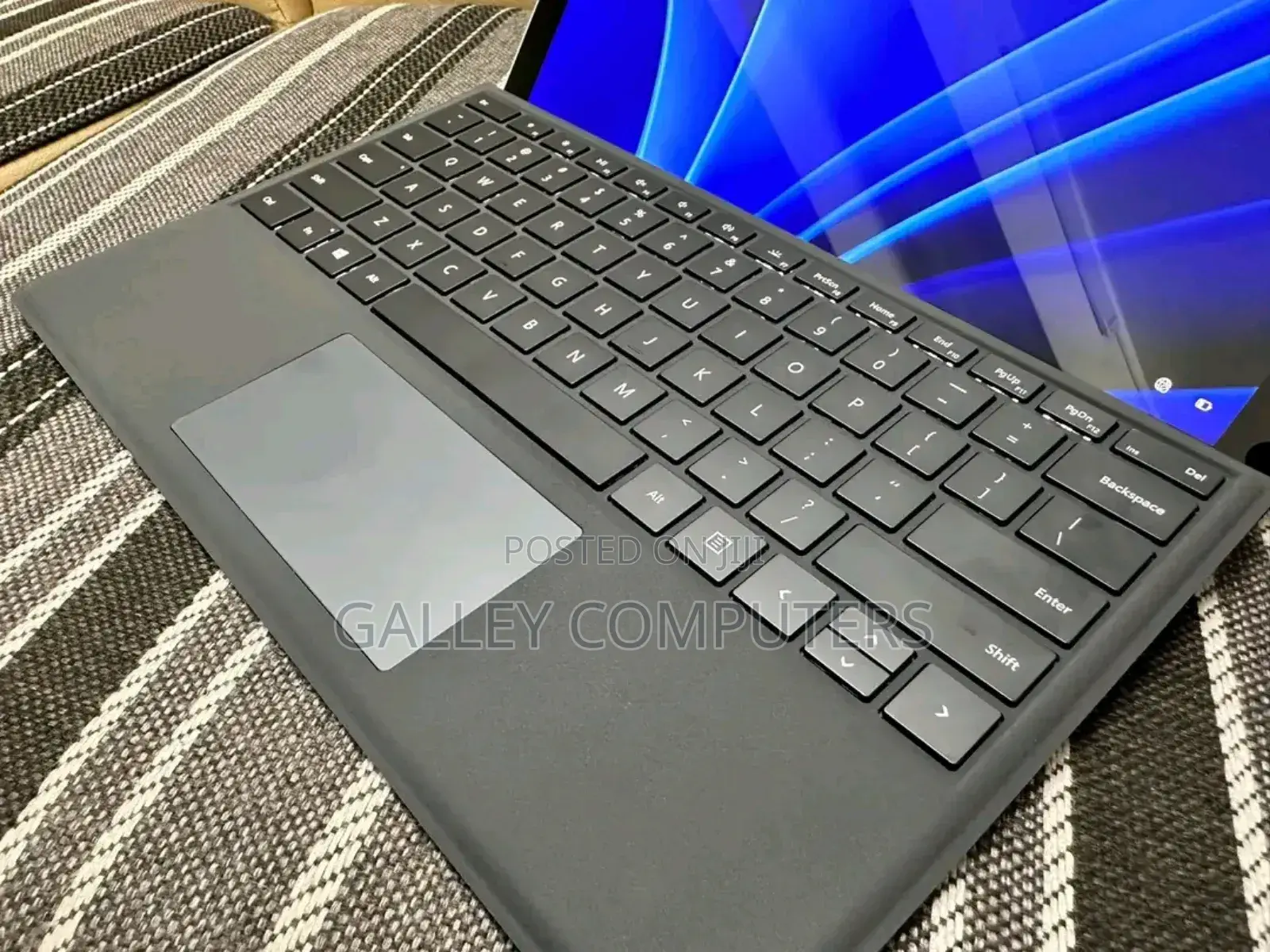 New Laptop Microsoft Surface Pro 7 8GB Intel Core i5 SSD 256GB
