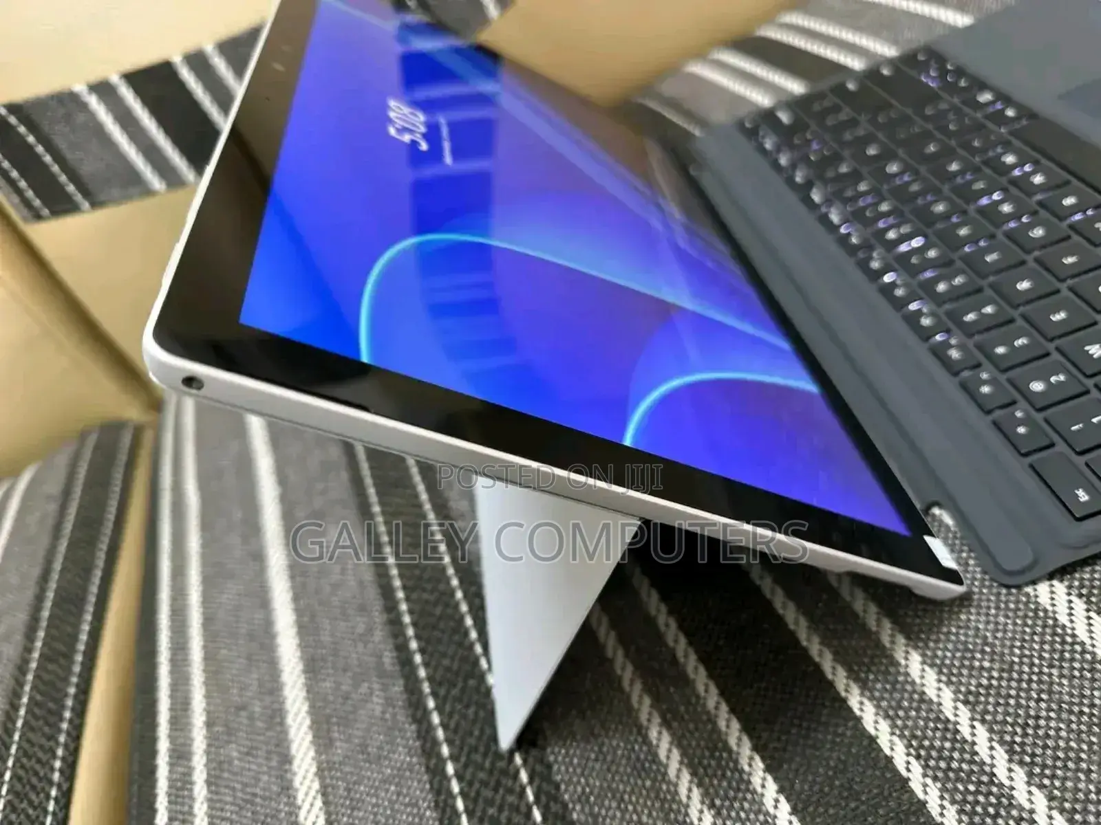 New Laptop Microsoft Surface Pro 7 8GB Intel Core i5 SSD 256GB