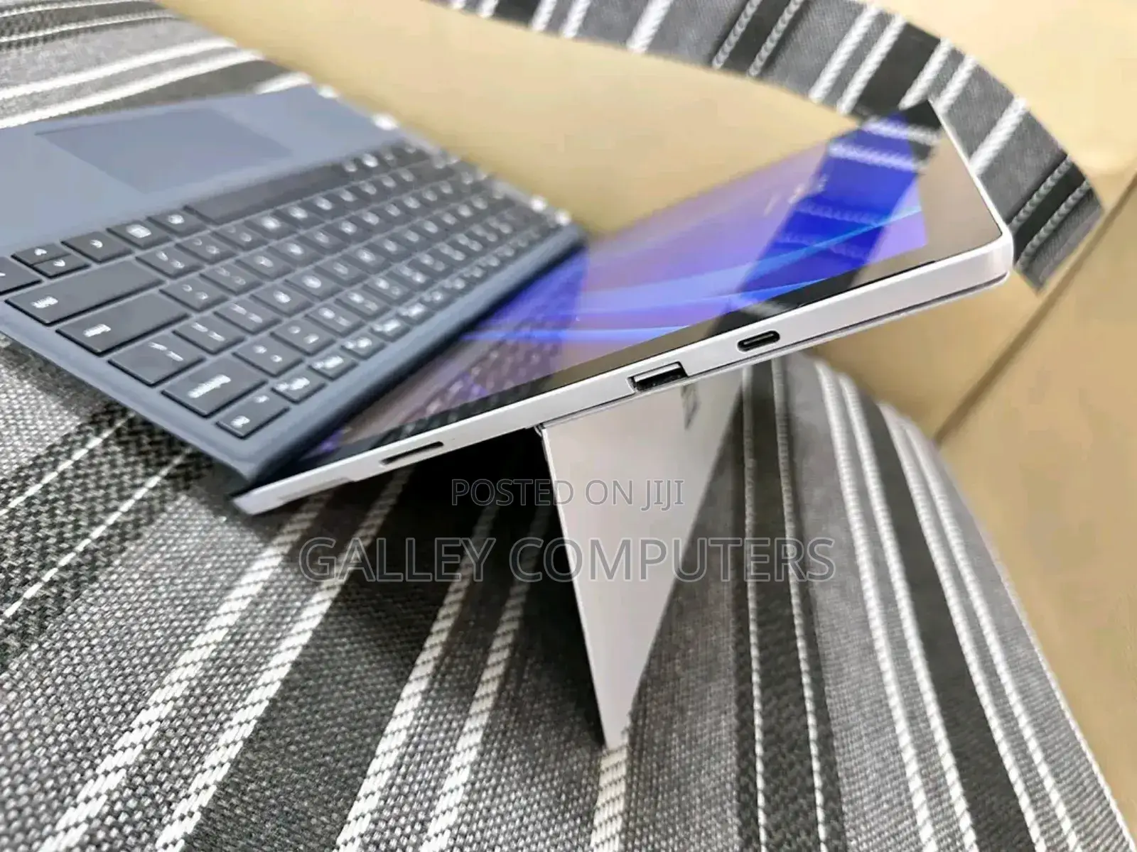 New Laptop Microsoft Surface Pro 7 8GB Intel Core i5 SSD 256GB