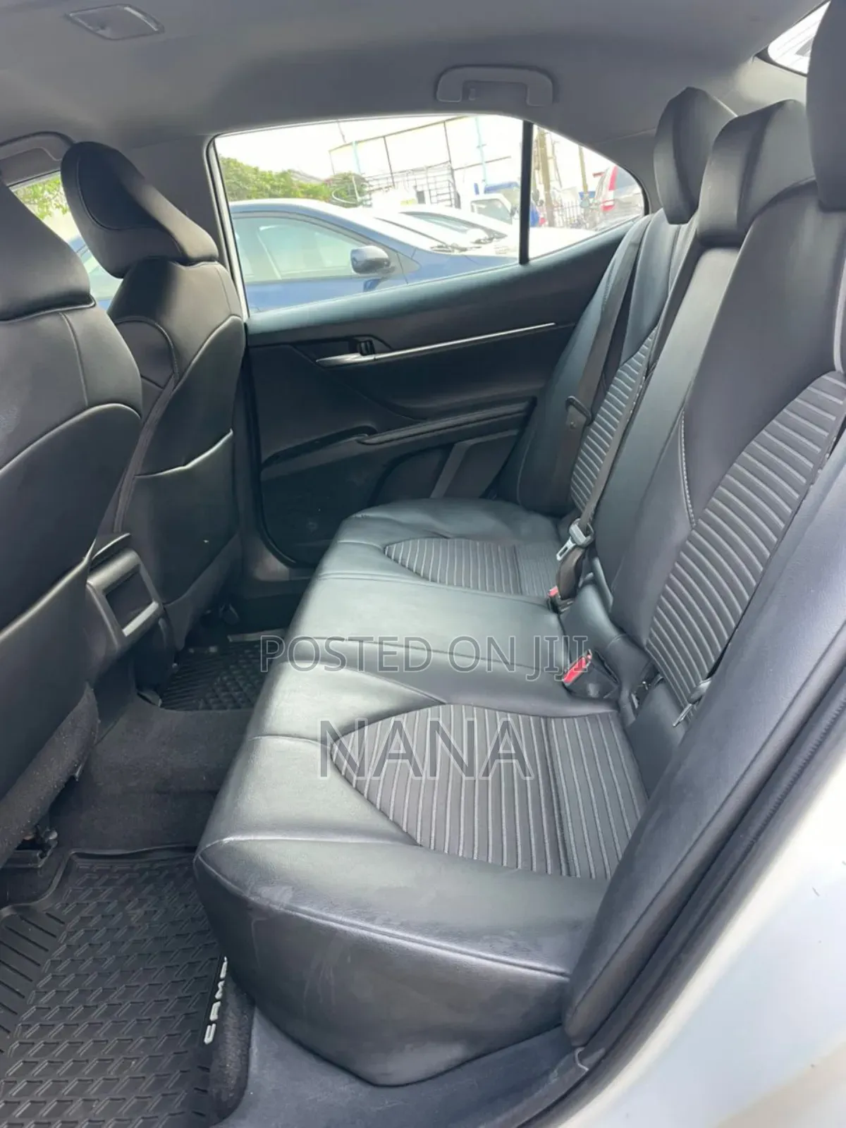 Toyota Camry SE FWD 2020 White
