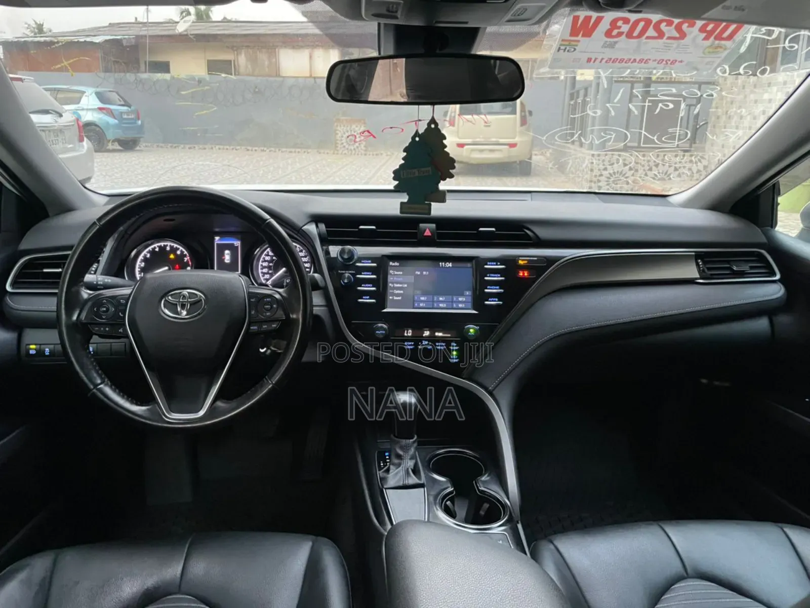Toyota Camry SE FWD 2020 White