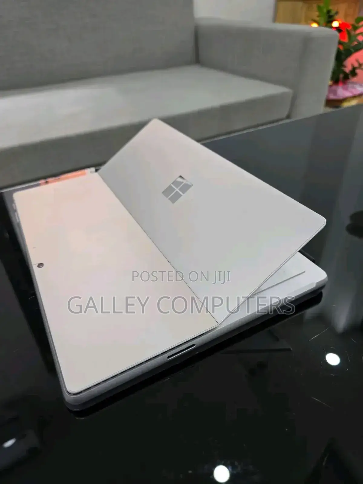 New Laptop Microsoft Surface Pro 8 8GB Intel Core i5 SSD 256GB