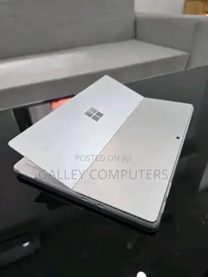 New Laptop Microsoft Surface Pro 8 8GB Intel Core i5 SSD 256GB