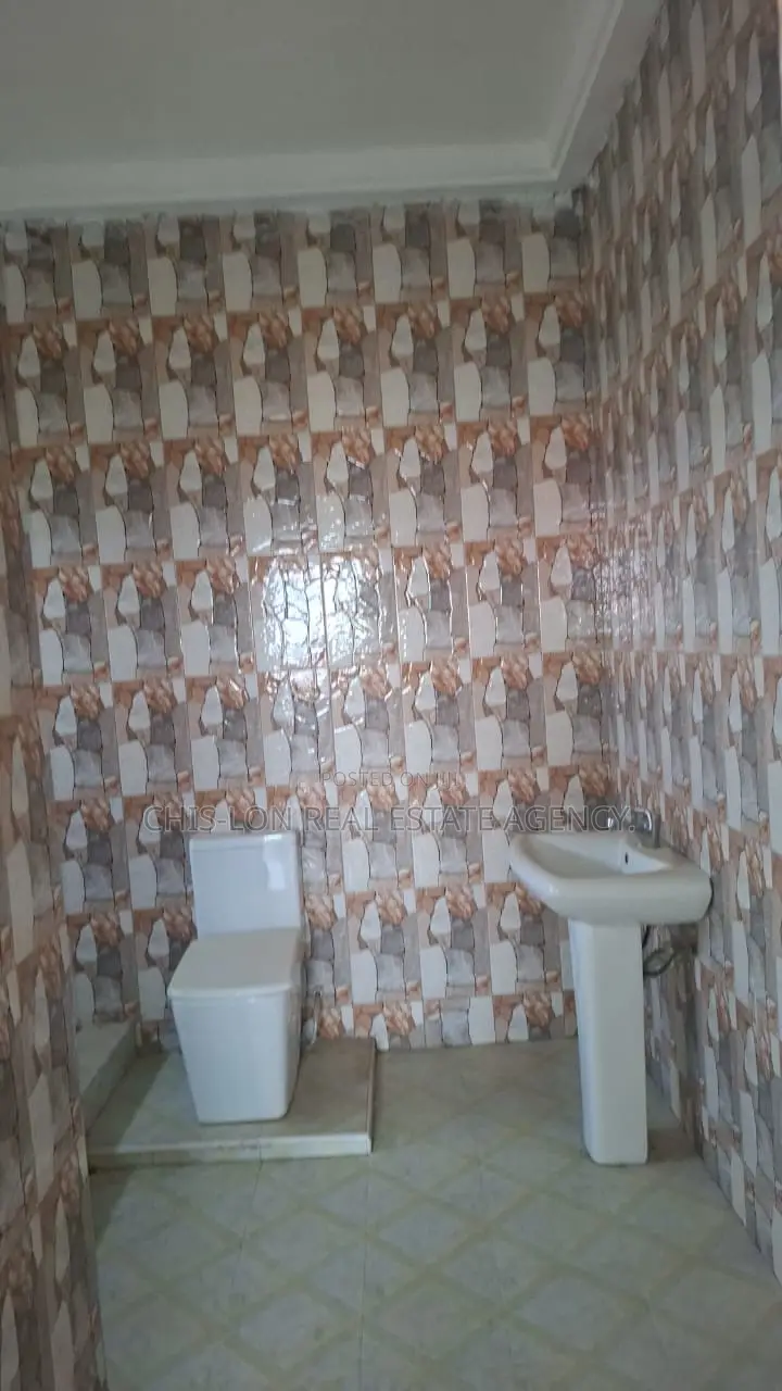 5bdrm Duplex in Kasoa Tuba, Toll Booth for rent