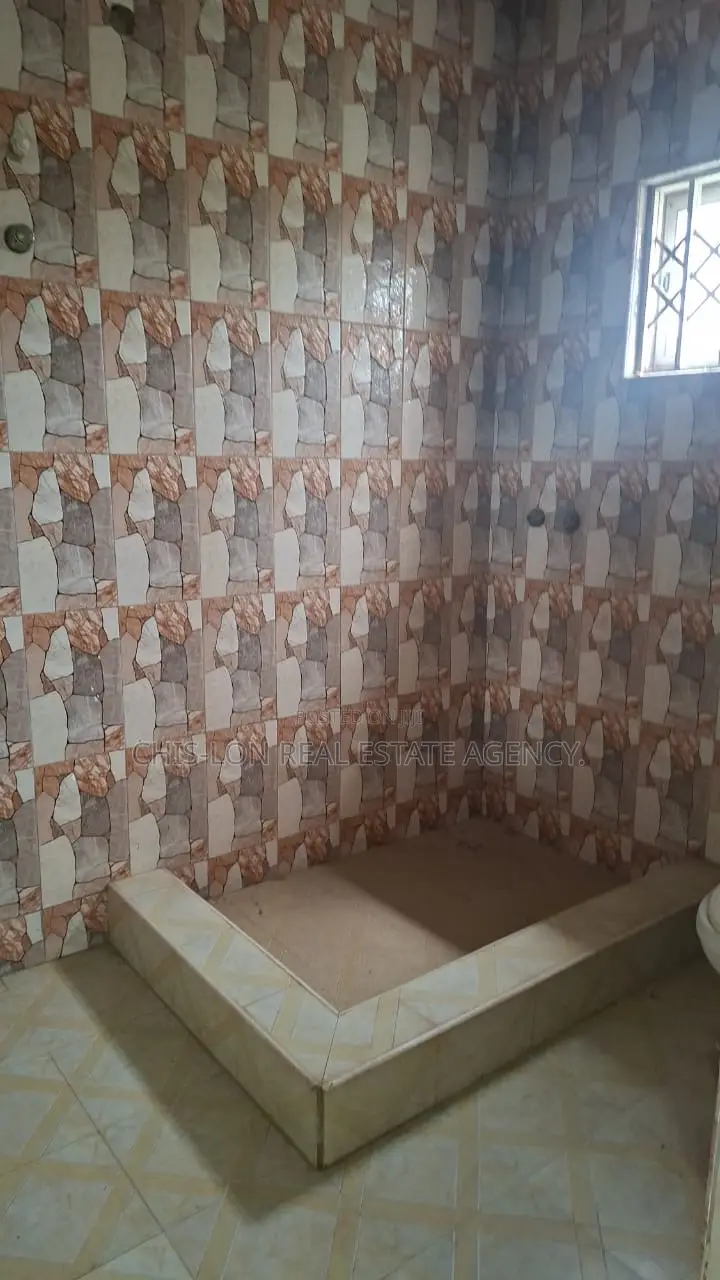 5bdrm Duplex in Kasoa Tuba, Toll Booth for rent