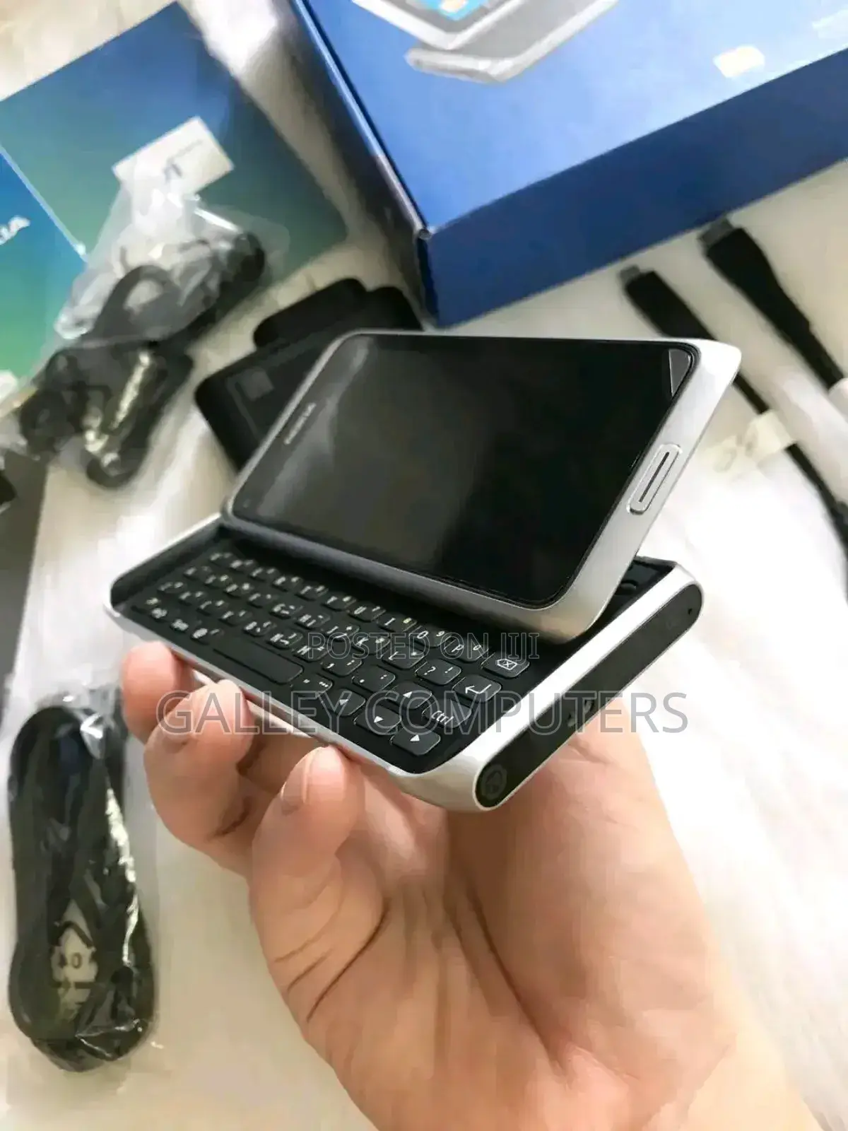 New Nokia E7 16 GB Black