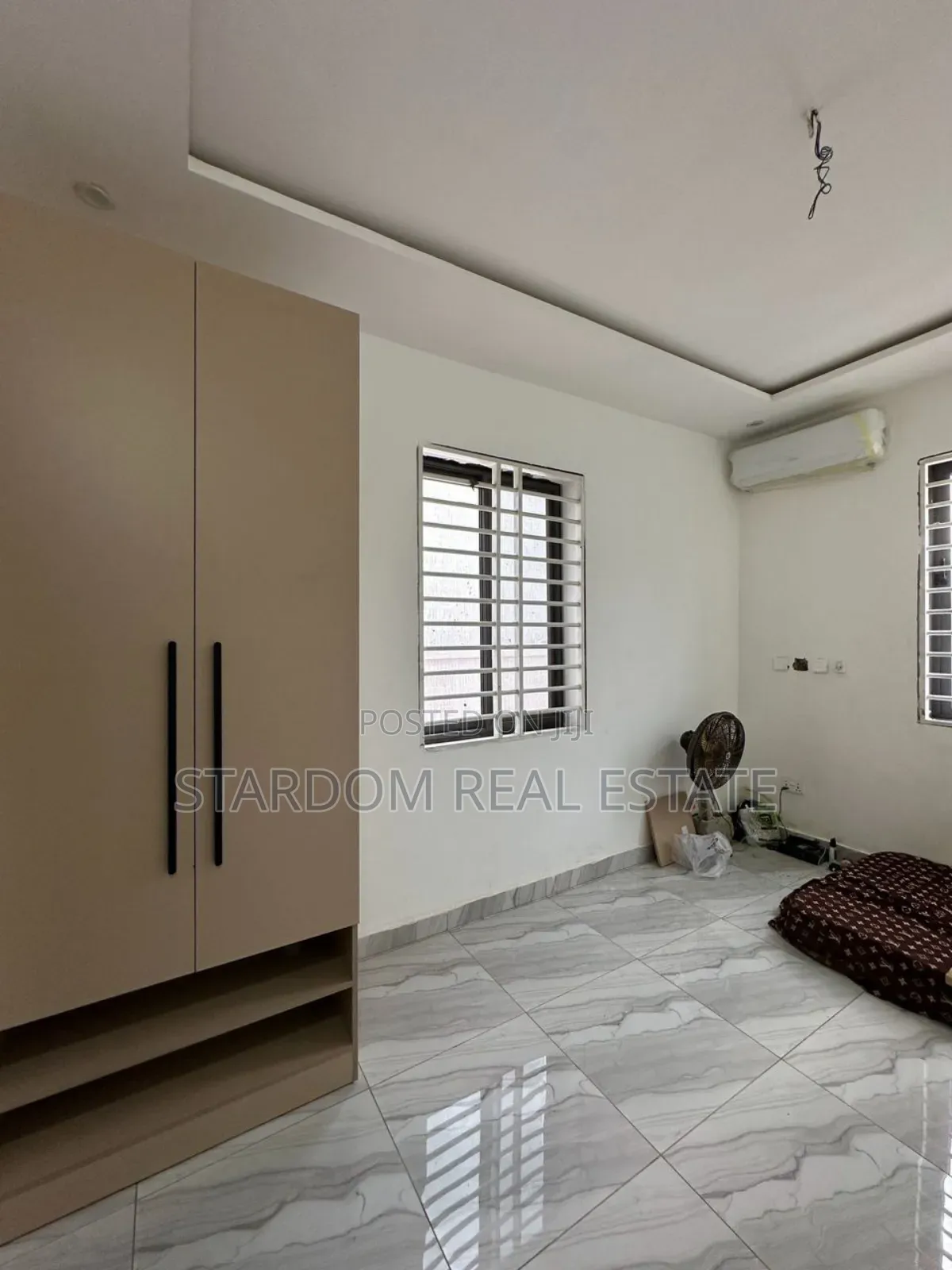 3bdrm Townhouse/Terrace in School Junction, Ashaley Botwe for sale