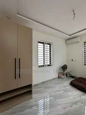 3bdrm Townhouse/Terrace in School Junction, Ashaley Botwe for sale