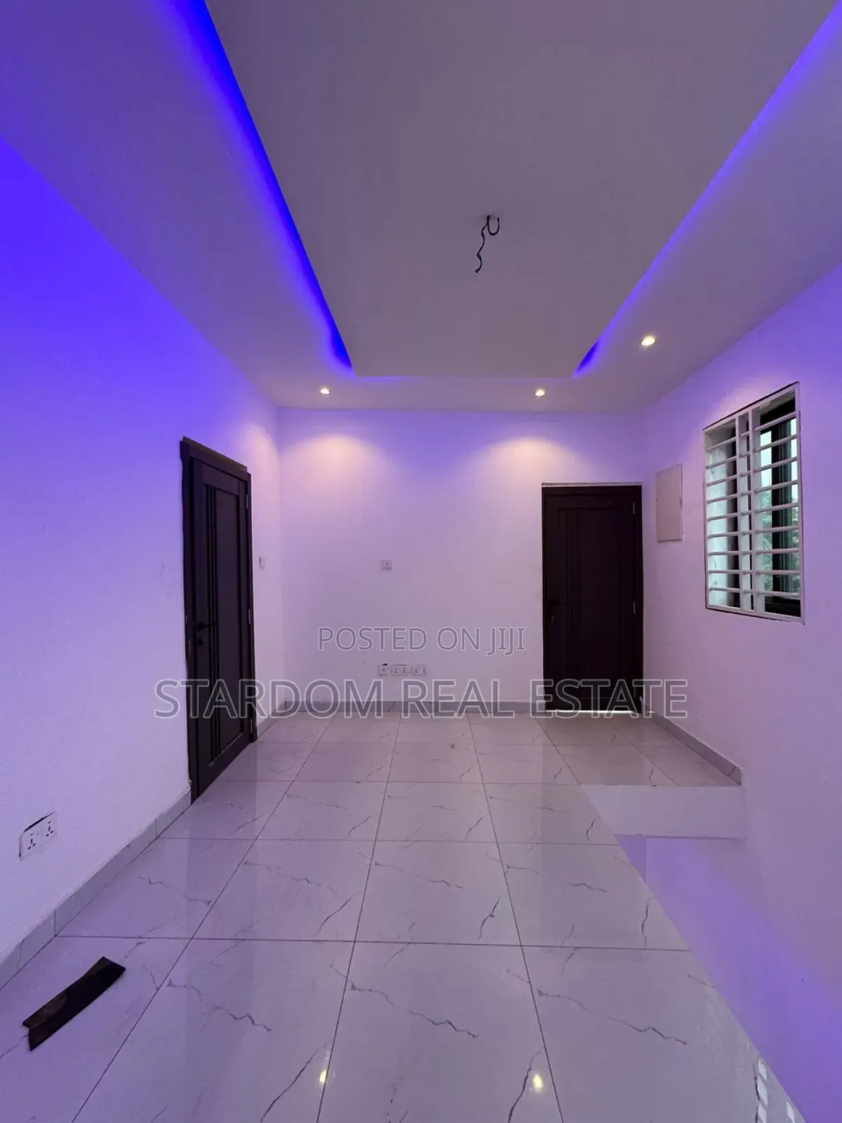 3bdrm Townhouse/Terrace in School Junction, Ashaley Botwe for sale