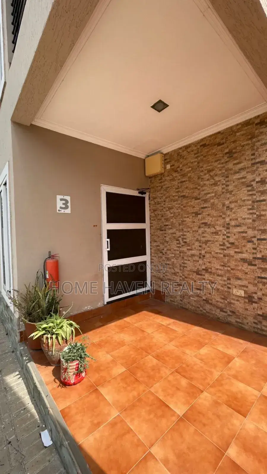4bdrm House in Tesano, Police Station for rent