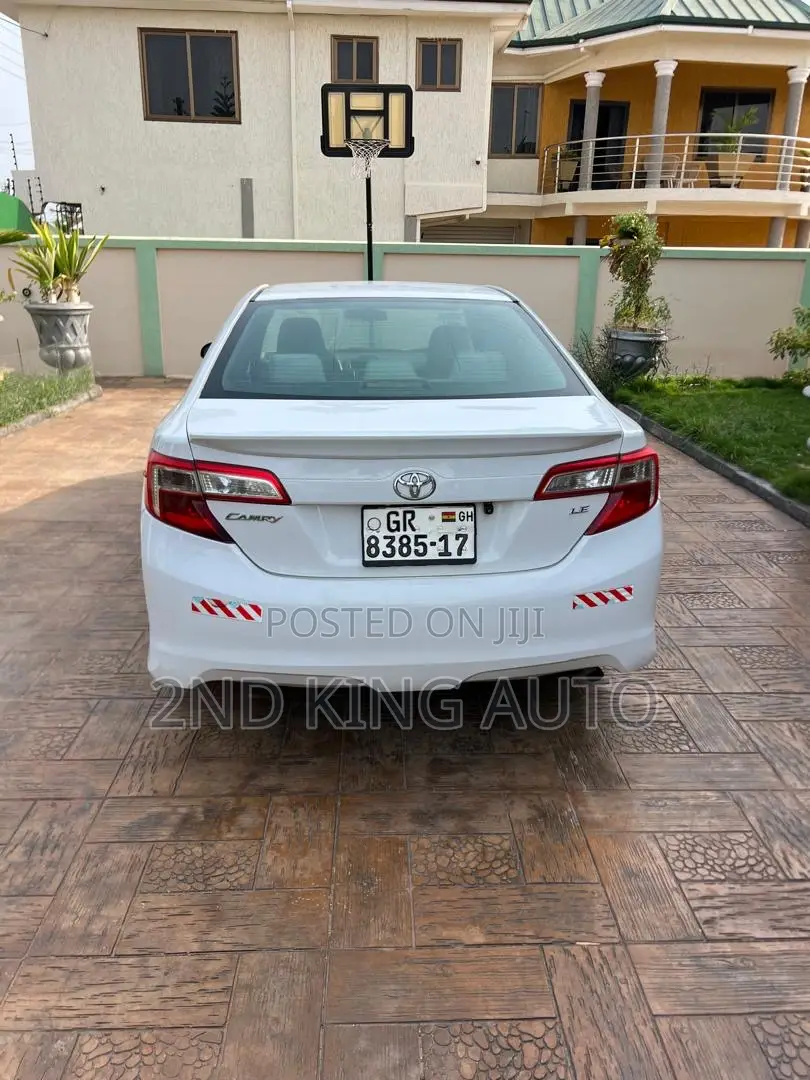 Toyota Camry LE 4dr Sedan (2.5L 4cyl 6A) 2013 White