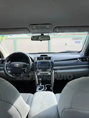 Toyota Camry LE 4dr Sedan (2.5L 4cyl 6A) 2013 White