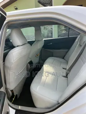 Toyota Camry LE 4dr Sedan (2.5L 4cyl 6A) 2013 White