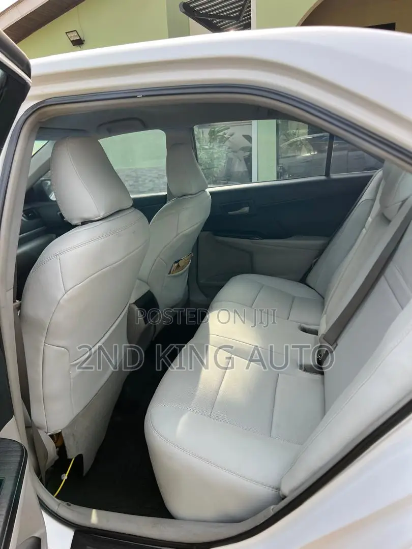 Toyota Camry LE 4dr Sedan (2.5L 4cyl 6A) 2013 White