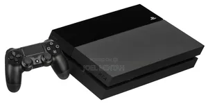 Playstation 4 (Includes 2 Pads and 7 Games)
